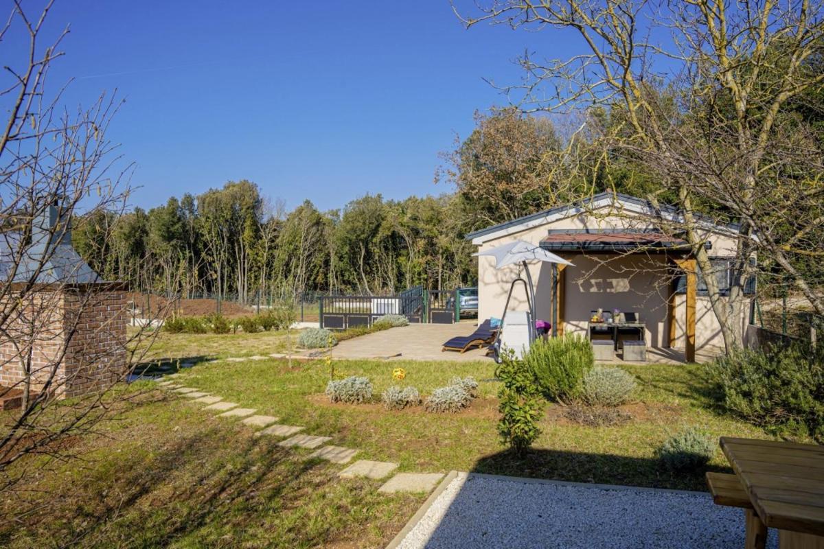 Modean In Pula - Haus Fuer 2-3 Personen Villa Exterior photo