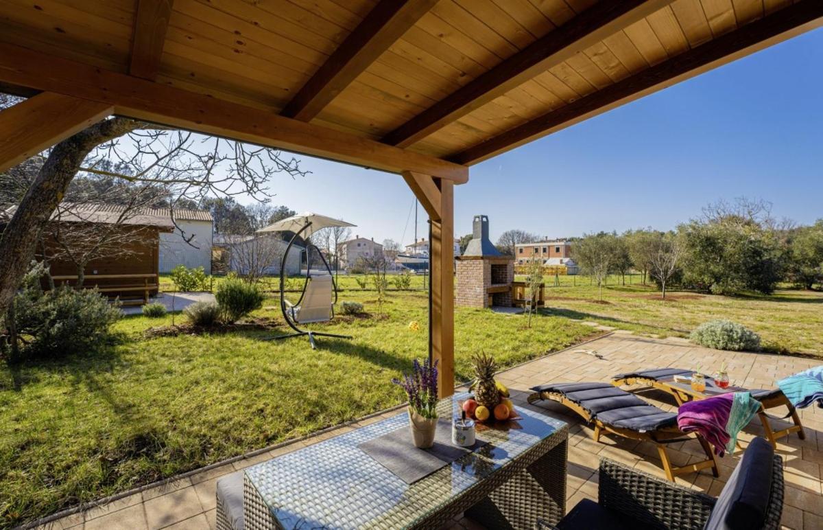 Modean In Pula - Haus Fuer 2-3 Personen Villa Exterior photo