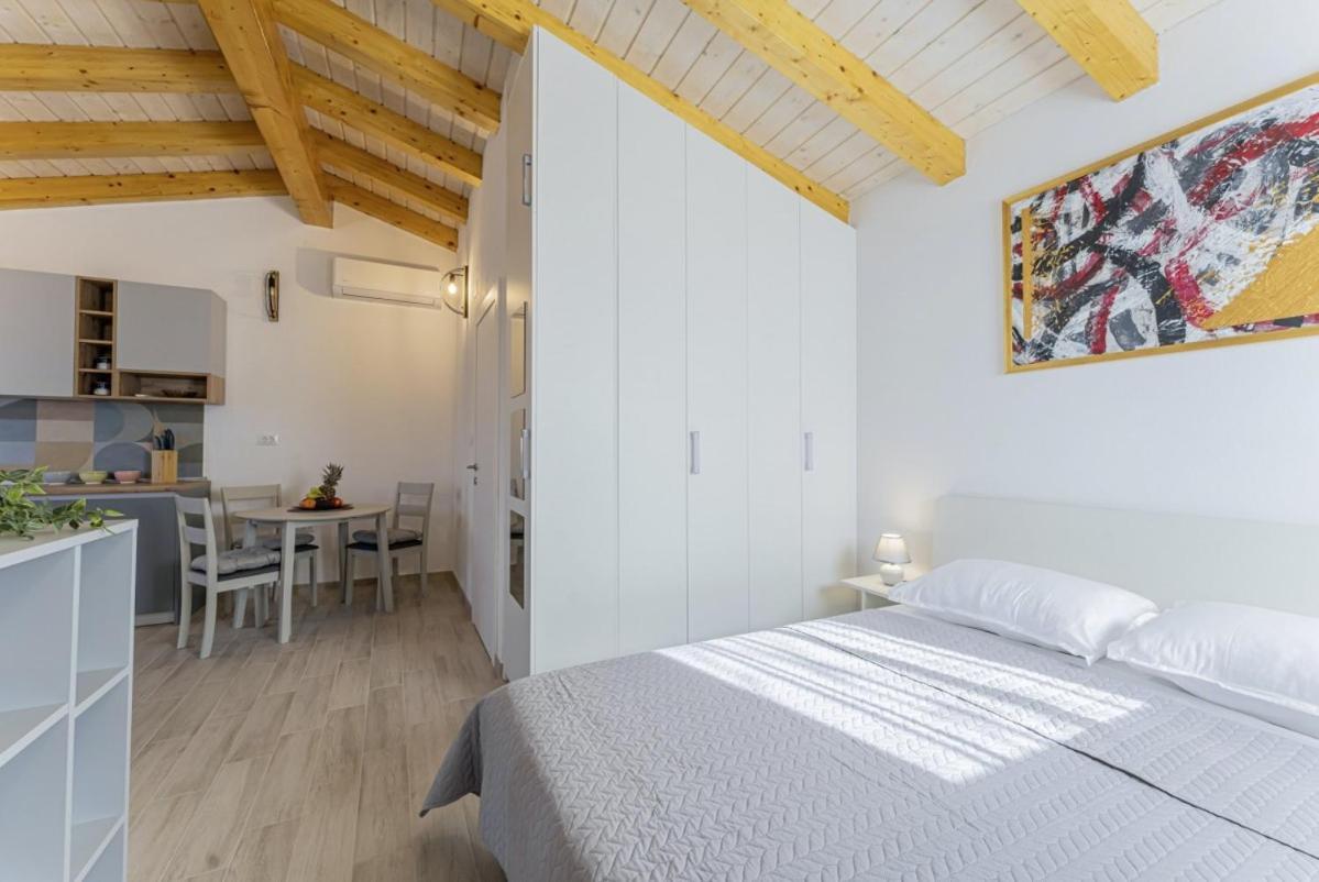 Modean In Pula - Haus Fuer 2-3 Personen Villa Exterior photo